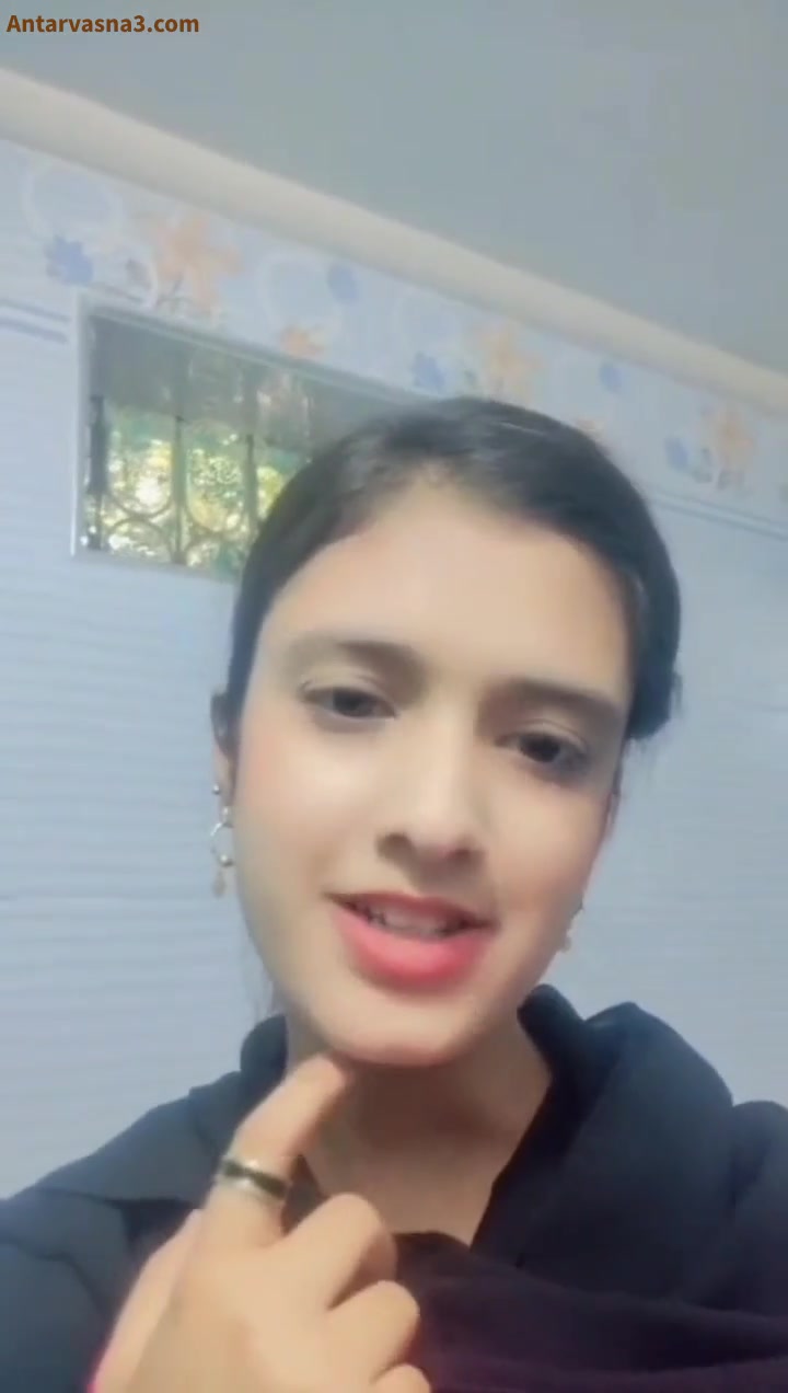 मुस्लिम गर्लफ्रेंड ने चूत दिखा के बोला यहाँ पप्पी दो मुझे!