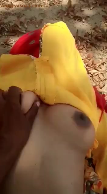 खेत में गर्लफ्रेंड की चुदाई करते मारवाड़ी लवर का फकिंग विडियो