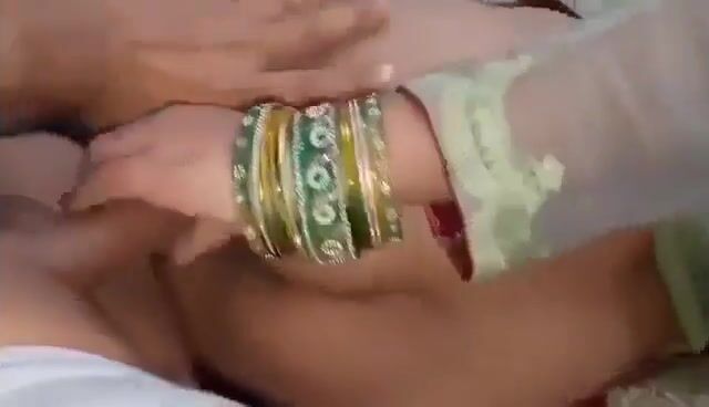लौड़े को मालिश दे के खड़ा करती मुस्लिम वाइफ