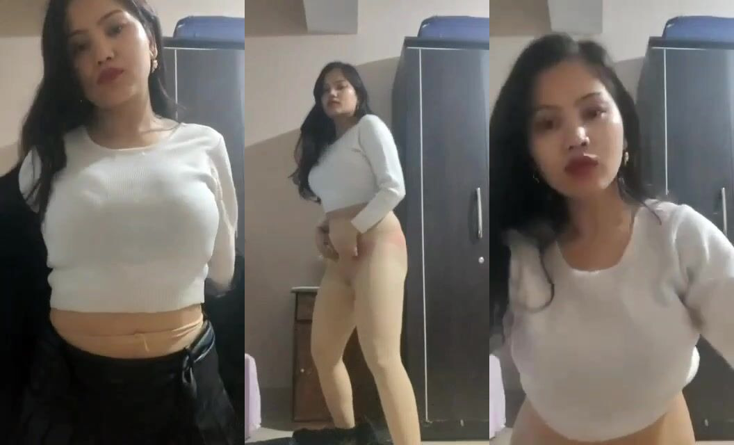 Sexy NE Indian chick’s selfie of stripping & getting nude