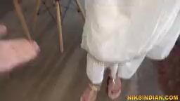 XXX HD video of Madam massaged & fucked by delivery boy