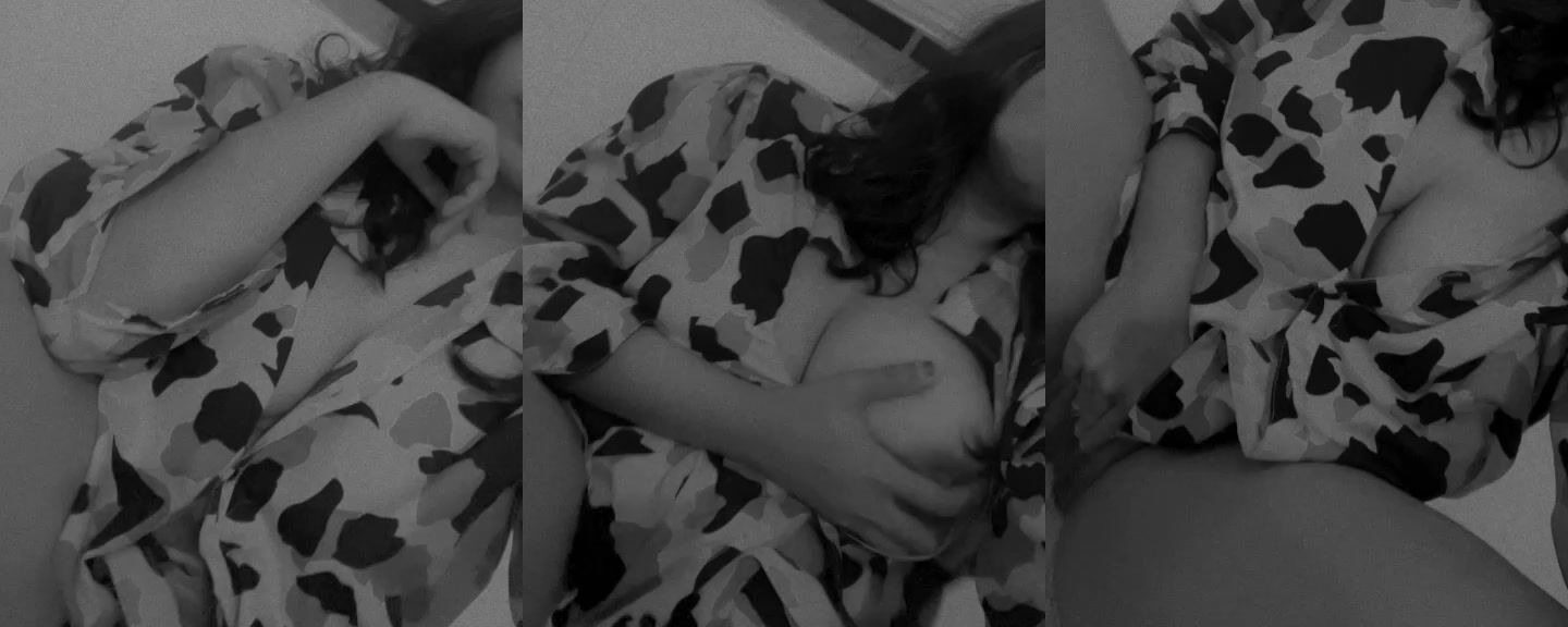 Indian XXX MMS B&W video of a hot lesbian pressing boobs