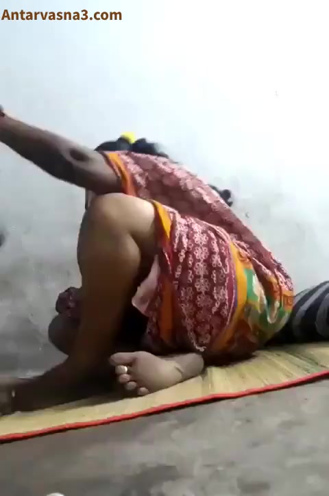 साउथ इंडियन सौतेली माँ को चोदने की ब्लू फिल्म
